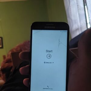 Samsung Black Smartphone with White Display - Cracked Screen